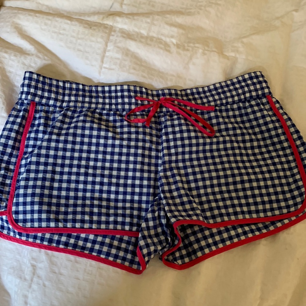 Vineyard Vines gingham shorts size medium EUC